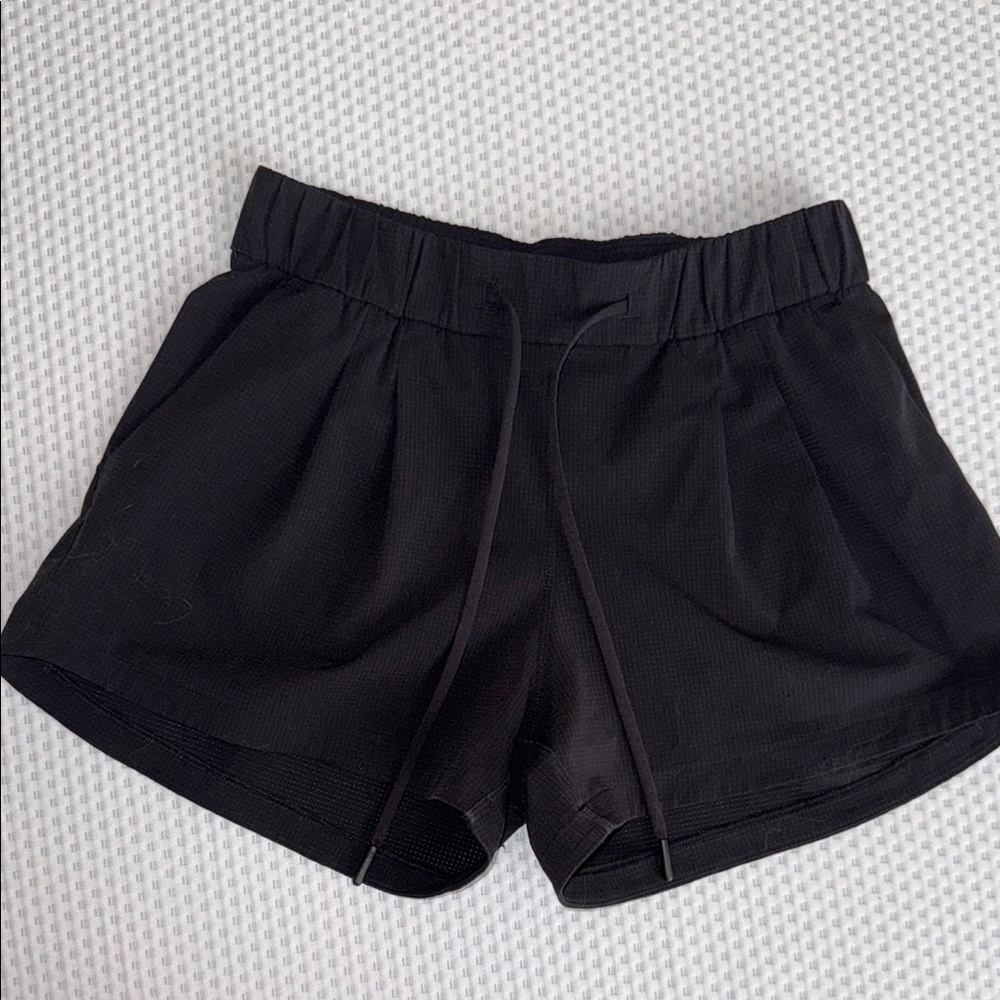 Lululemon Athletica Black Athletic Shorts with Elastic Waistband